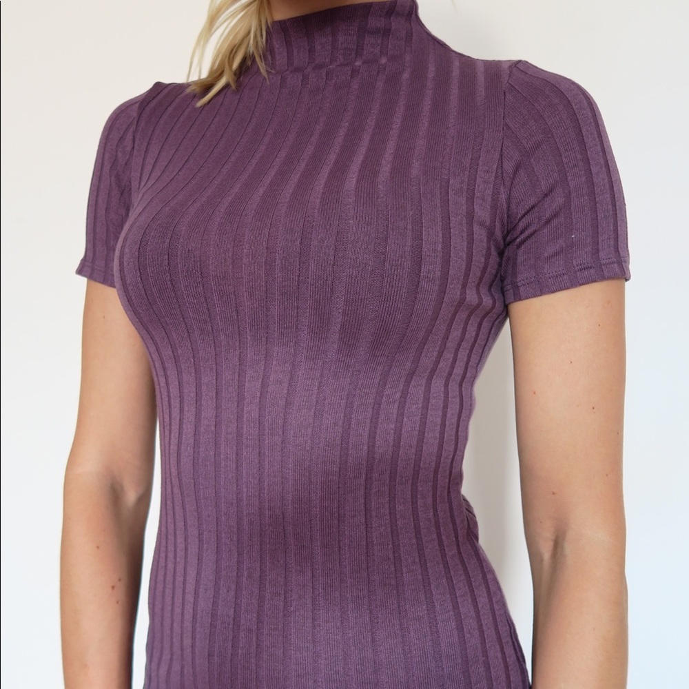 Top- short sleeves.